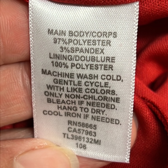 Leith Red Jumpsuit 🌹🌺 - Picture 4 of 12